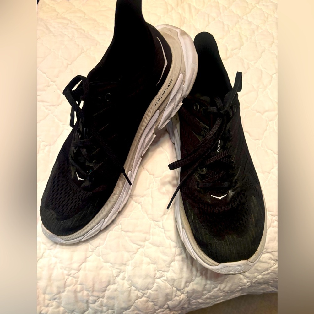 Hoka Clifton running shoes women’s size 9 black comfortable